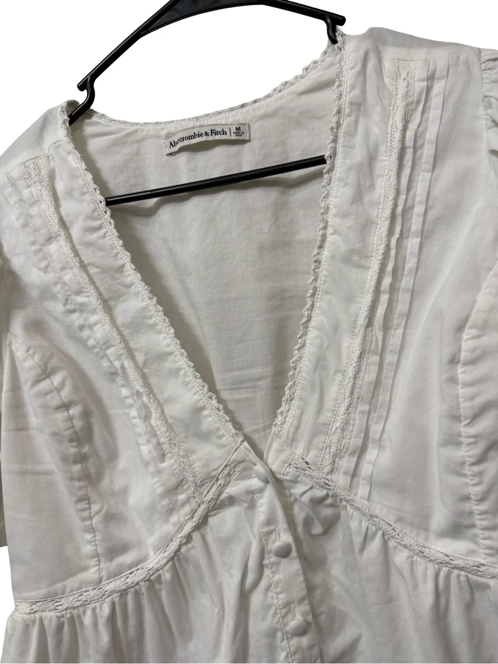 Abercrombie & Fitch White V-Neck Peasant Blouse